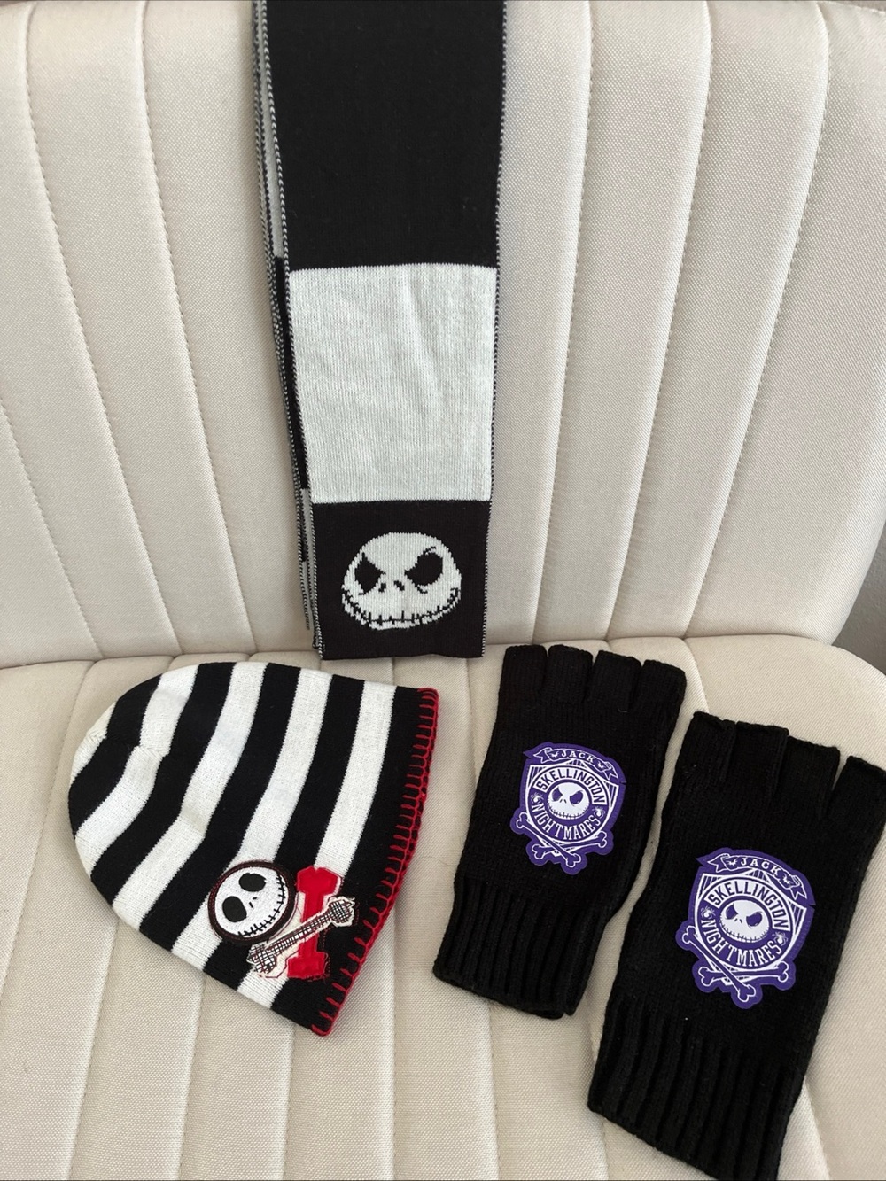 Disney jack skellington knit Beanie, Scarf & Fingerless Gloves Set NBC